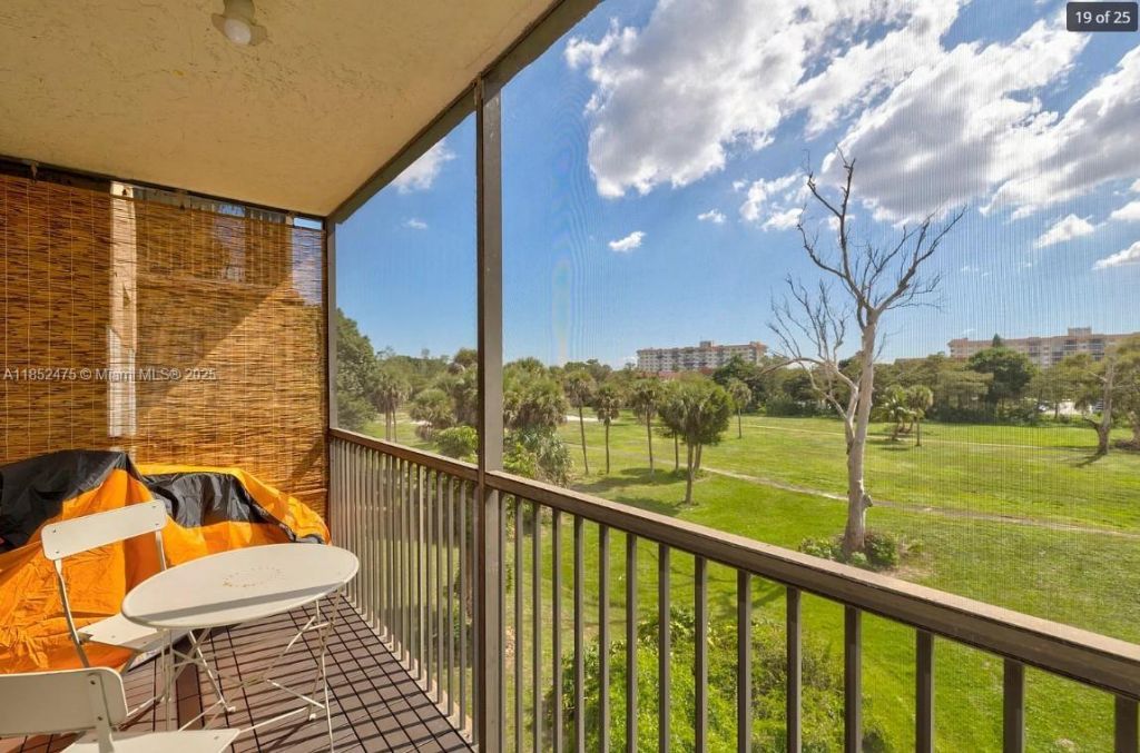 5570 NW 44th St, Unit 412A, Lauderhill, FL 33319 Photo