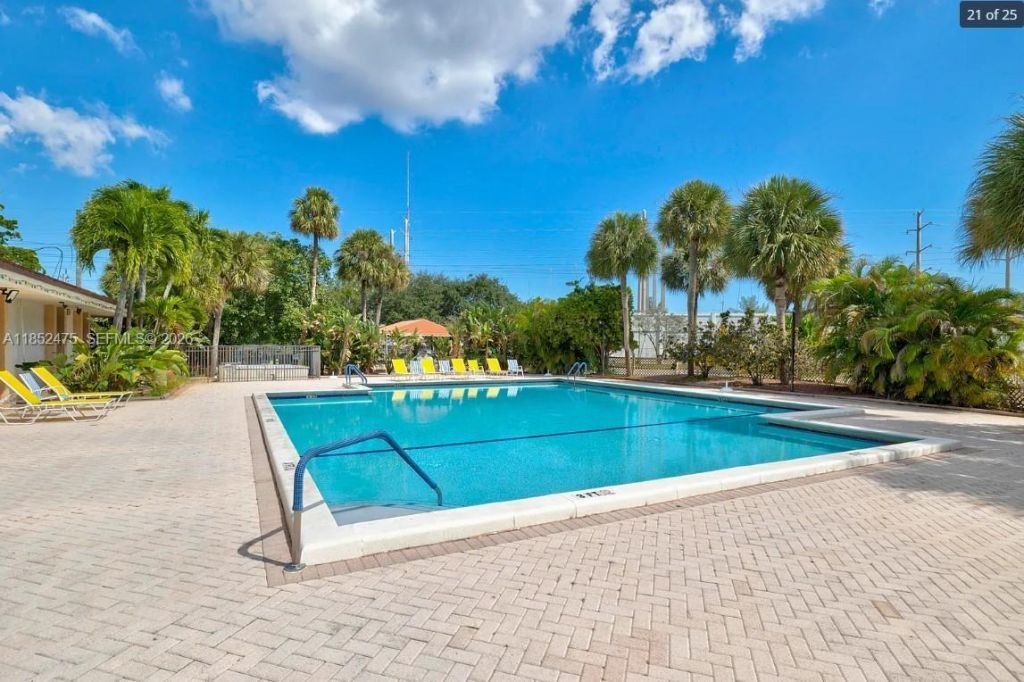 5570 NW 44th St, Unit 412A, Lauderhill, FL 33319 Photo
