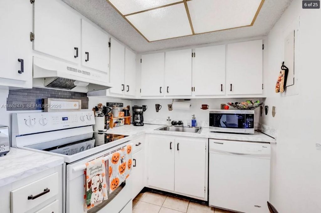 5570 NW 44th St, Unit 412A, Lauderhill, FL 33319 Photo