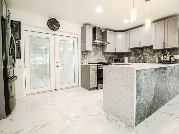 5601 SW 38th St, Davie, FL 33314