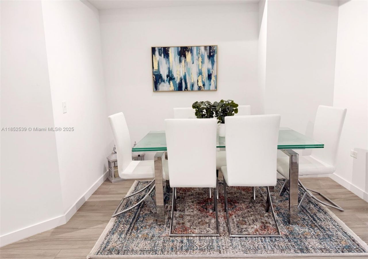 999 SW 1st Ave, Unit 2611, Miami, FL 33130 Photo