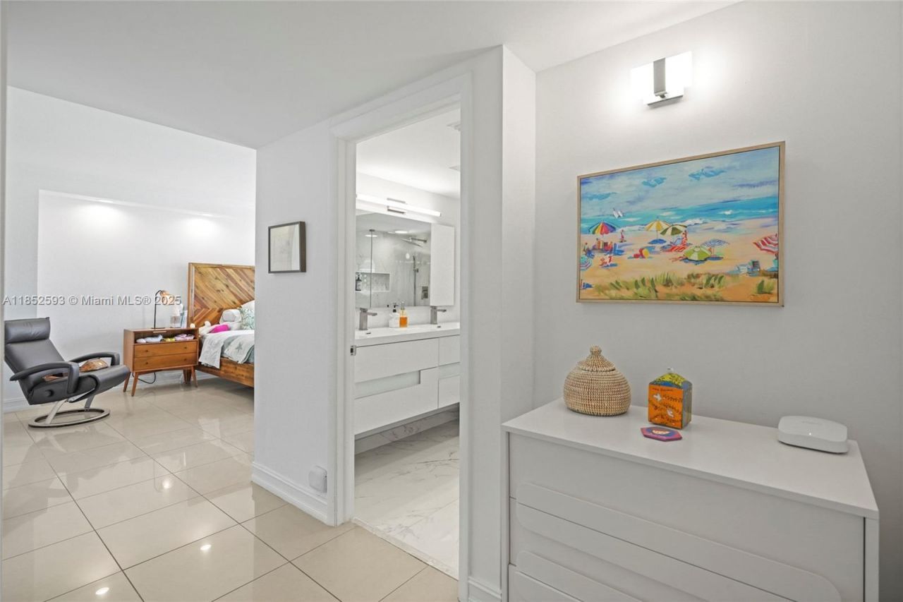 1000 W Island Blvd, Unit 504, Aventura, FL 33160 Photo