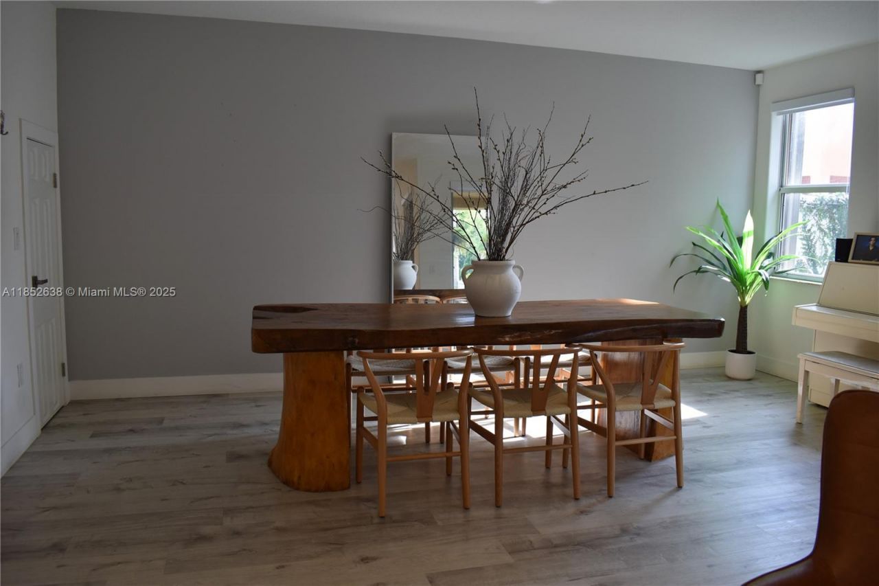 5189 NW 108th Path, Doral, FL 33178 Photo