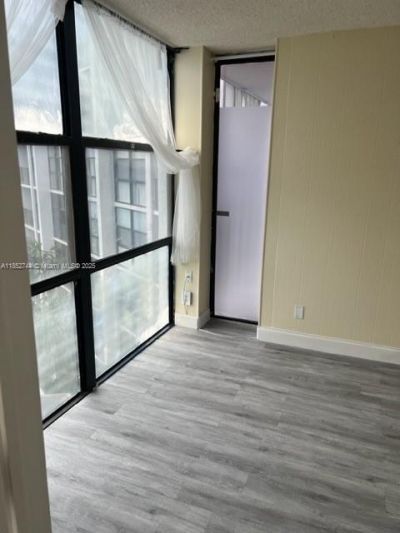 1000 Parkview Dr, Unit 523, Hallandale Beach, FL 33009 Photo