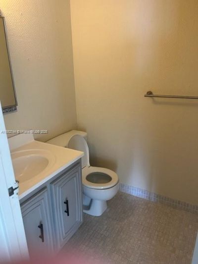 1000 Parkview Dr, Unit 523, Hallandale Beach, FL 33009 Photo