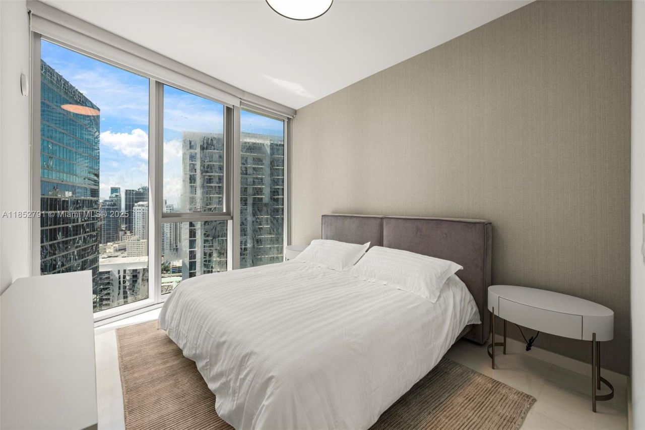 300 Biscayne Boulevard Way, Unit 3807W, Miami, FL 33131 Photo