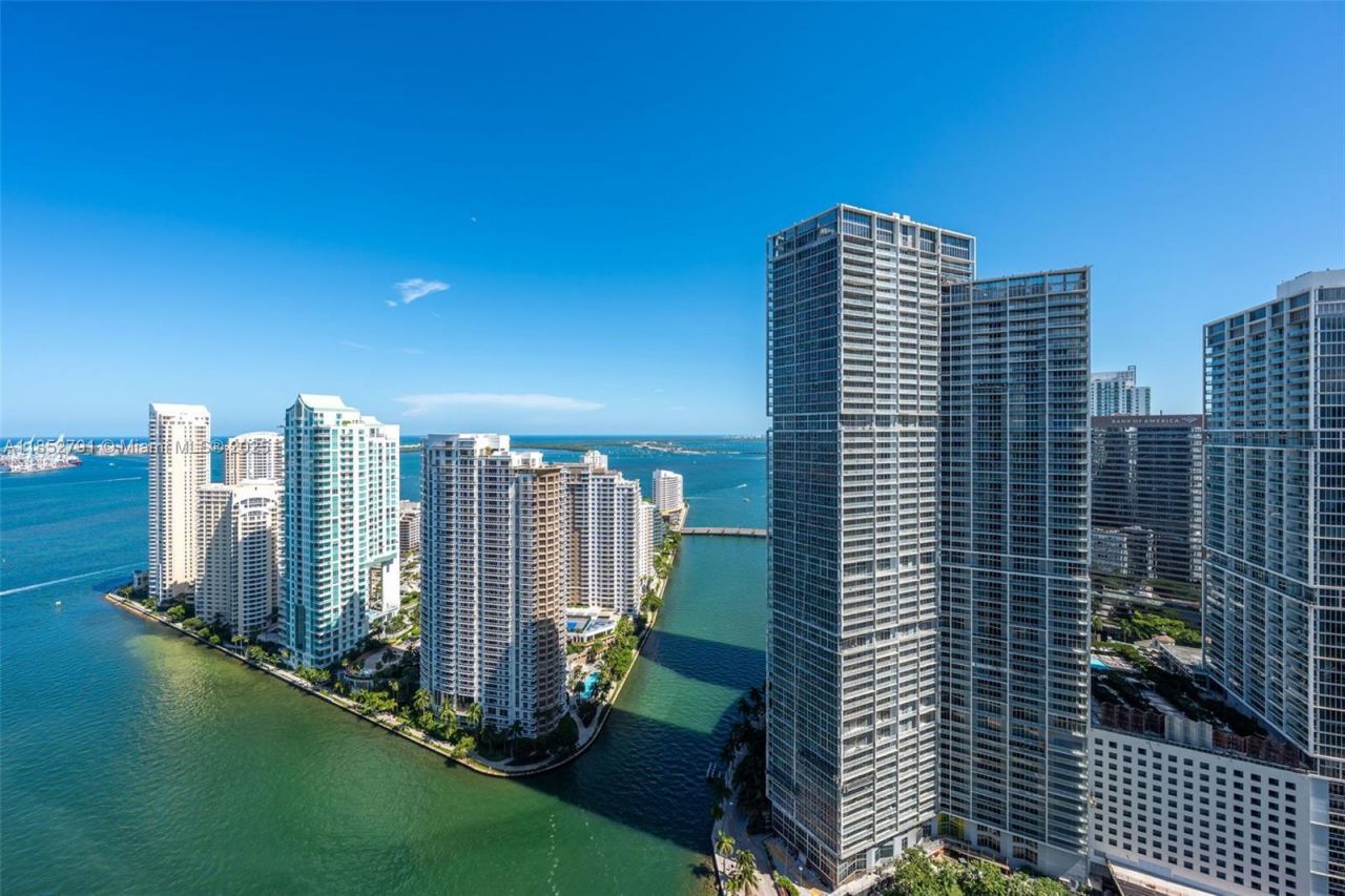 300 Biscayne Boulevard Way, Unit 3807W, Miami, FL 33131 Photo