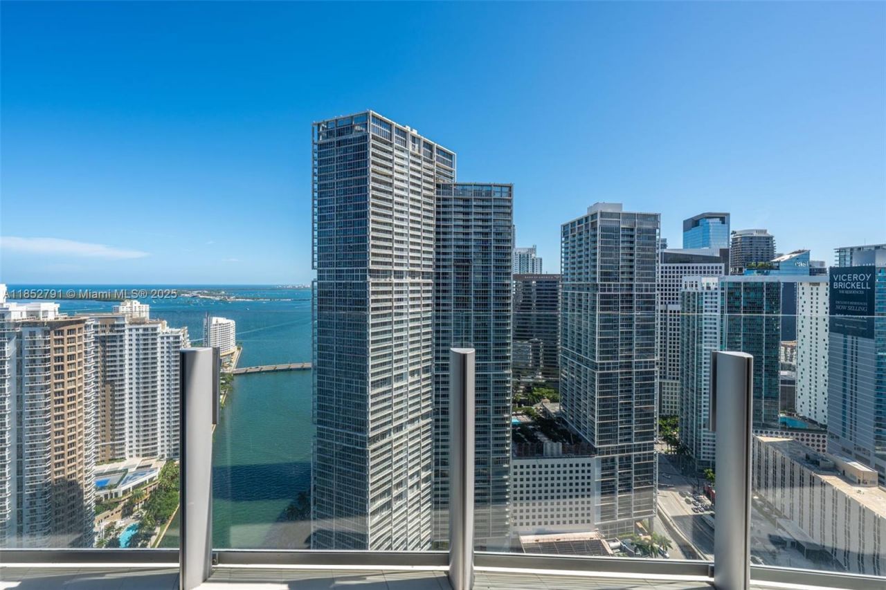 300 Biscayne Boulevard Way, Unit 3807W, Miami, FL 33131 Photo