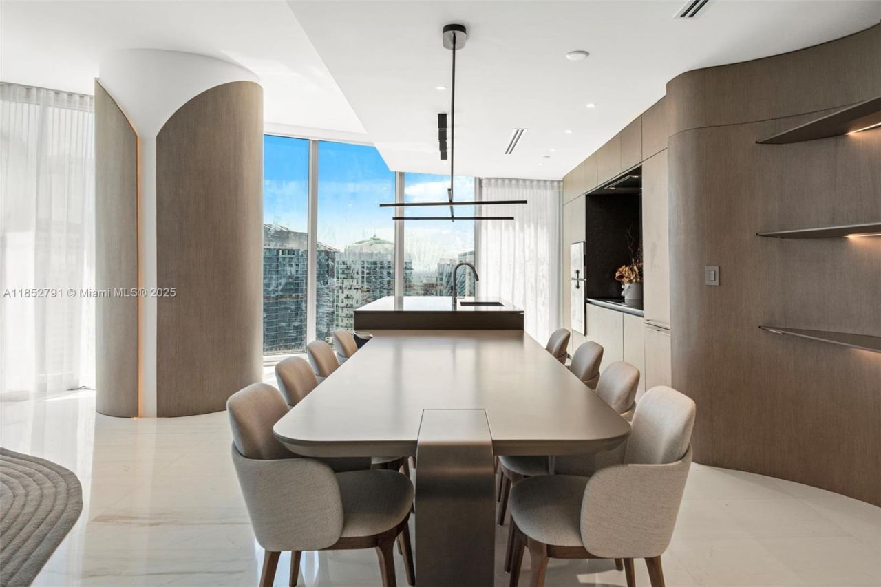 300 Biscayne Boulevard Way, Unit 3807W, Miami, FL 33131 Photo