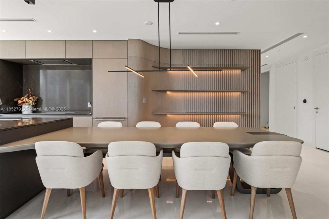 300 Biscayne Boulevard Way, Unit 3807W, Miami, FL 33131 Photo