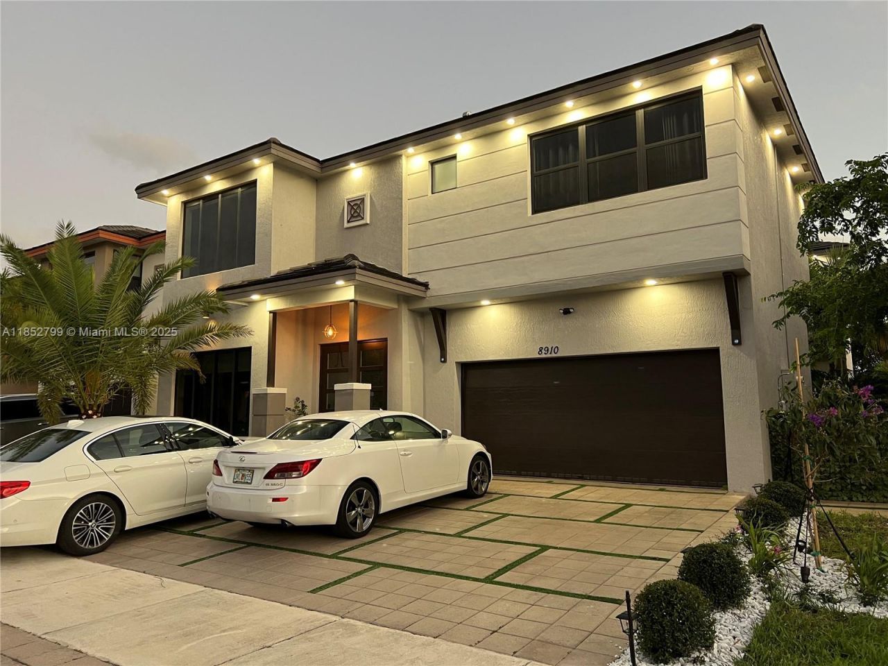 8910 NW 160th Ter, Miami Lakes, FL 33018 Photo