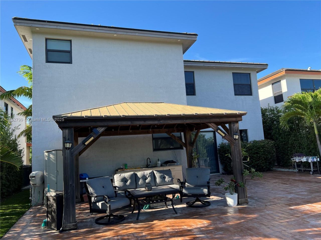 8910 NW 160th Ter, Miami Lakes, FL 33018 Photo