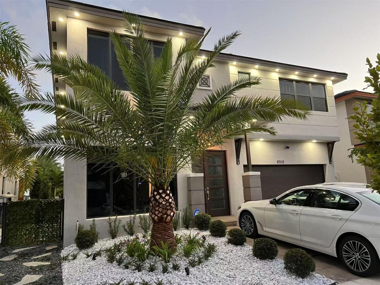 8910 NW 160th Ter, Miami Lakes, FL 33018 Photo