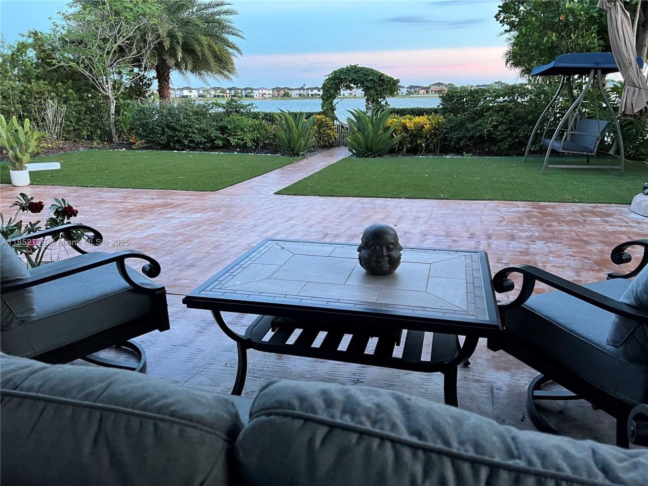 8910 NW 160th Ter, Miami Lakes, FL 33018 Photo