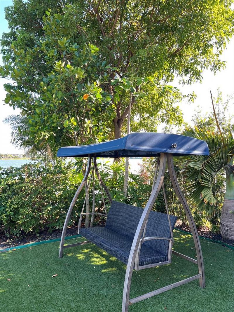 8910 NW 160th Ter, Miami Lakes, FL 33018 Photo