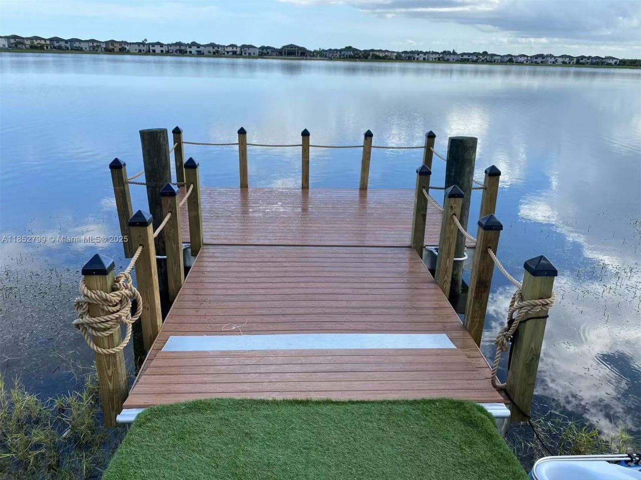 8910 NW 160th Ter, Miami Lakes, FL 33018 Photo