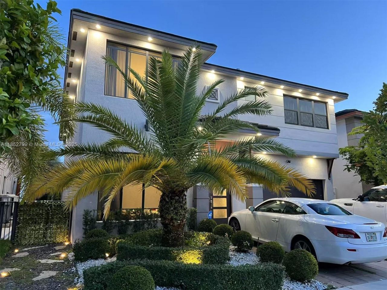 8910 NW 160th Ter, Miami Lakes, FL 33018 Photo