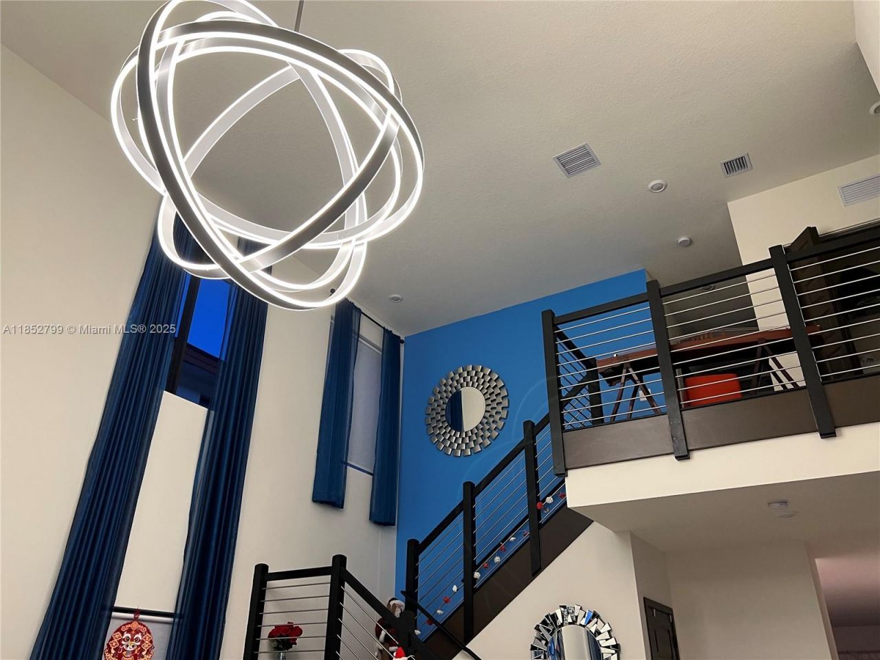 8910 NW 160th Ter, Miami Lakes, FL 33018 Photo