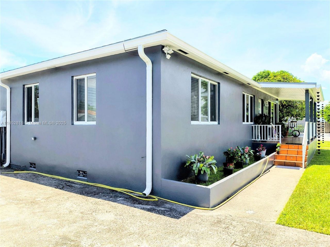 6890 SW 27 Street, Miami, FL 33155 Photo