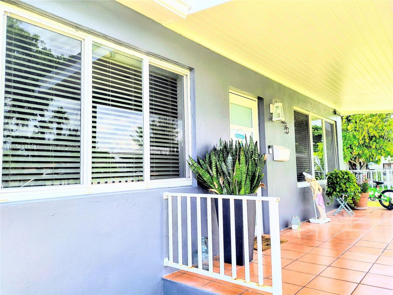6890 SW 27 Street, Miami, FL 33155 Photo