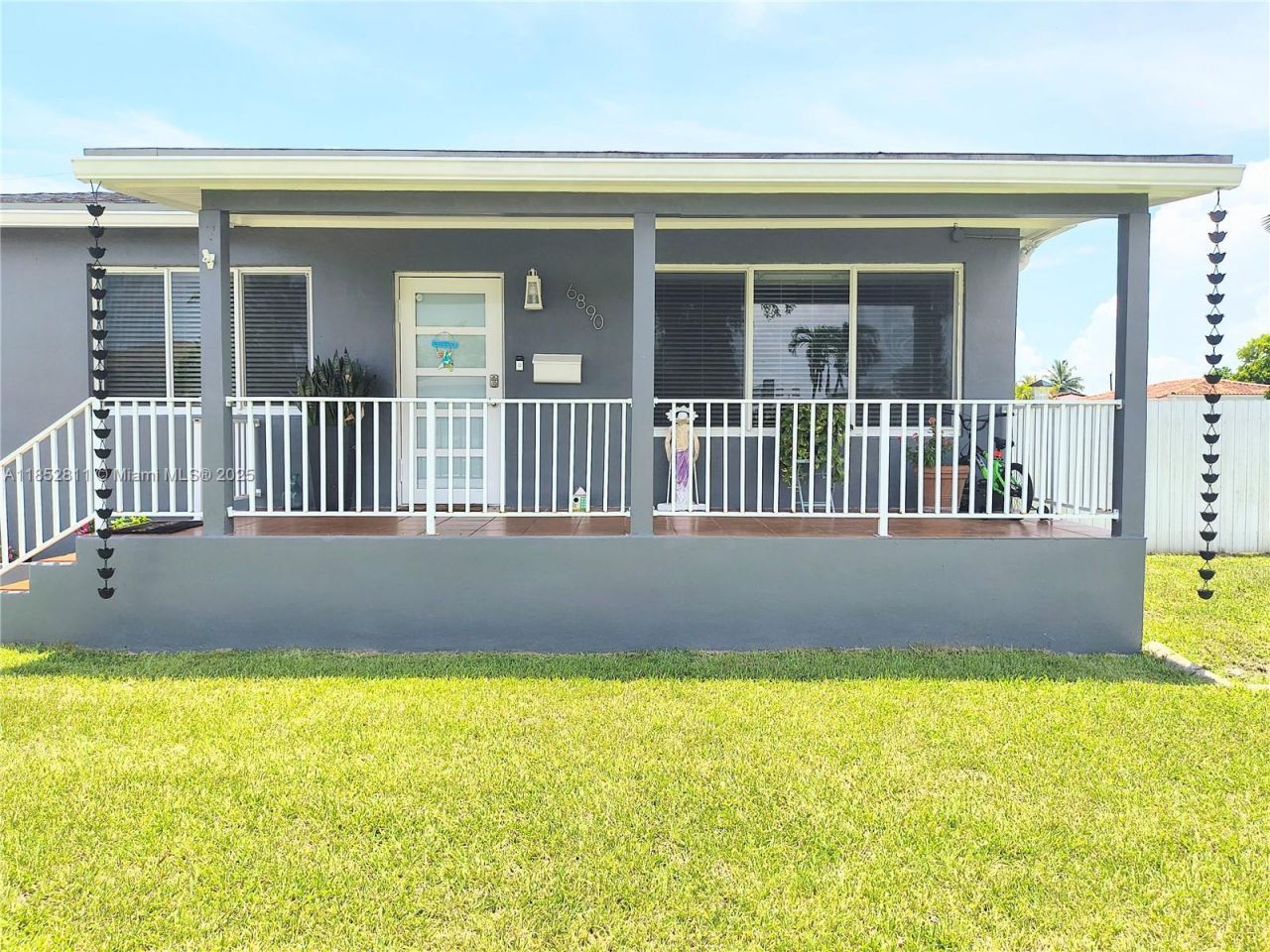 6890 SW 27 Street, Miami, FL 33155 Photo