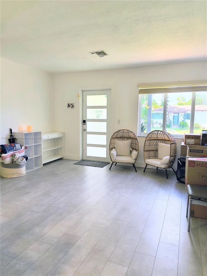 6890 SW 27 Street, Miami, FL 33155 Photo