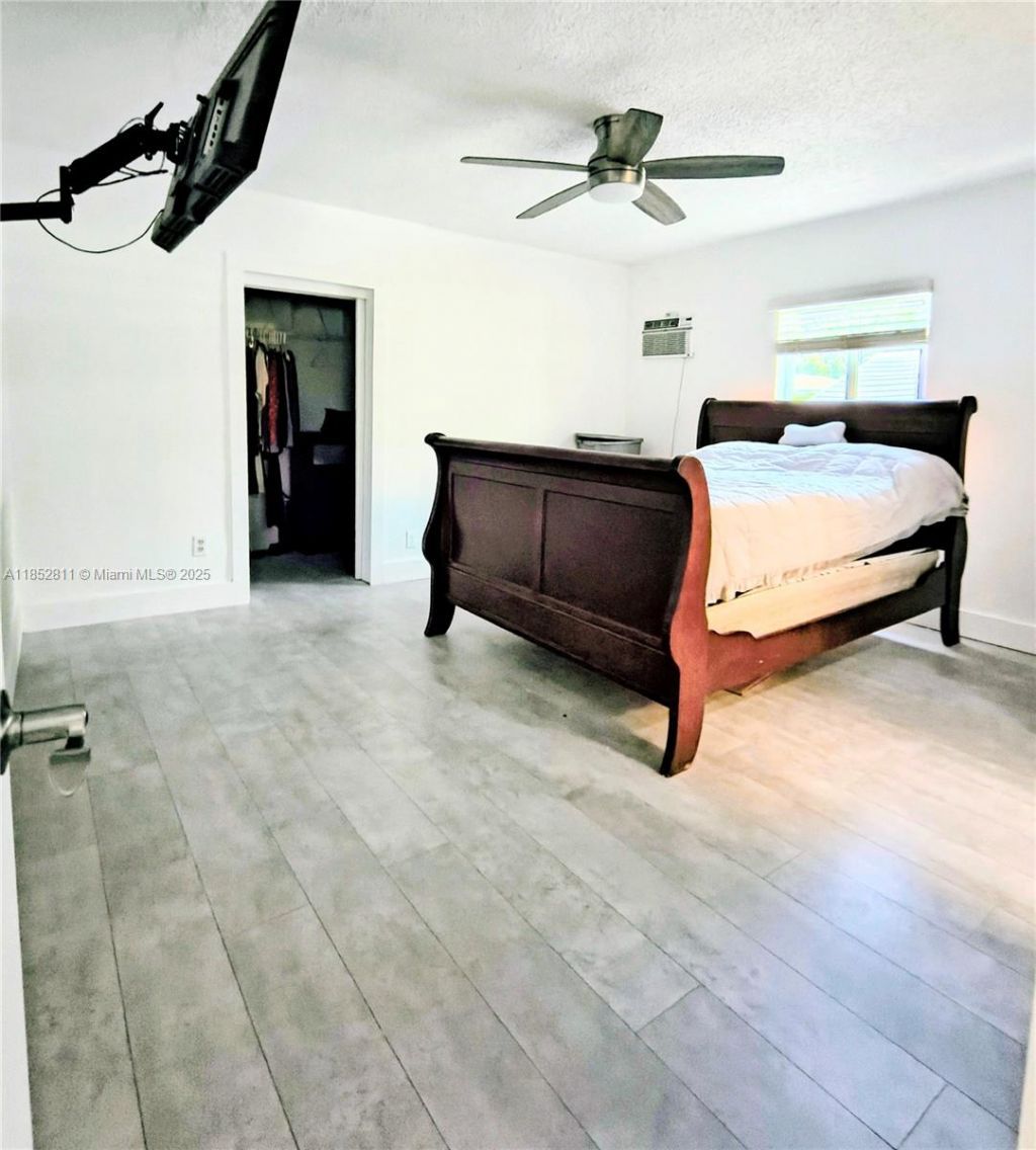 6890 SW 27 Street, Miami, FL 33155 Photo