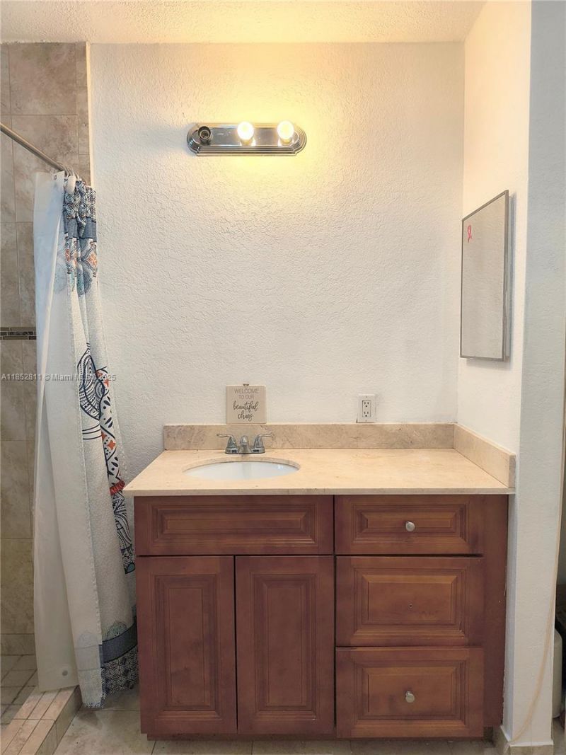 6890 SW 27 Street, Miami, FL 33155 Photo