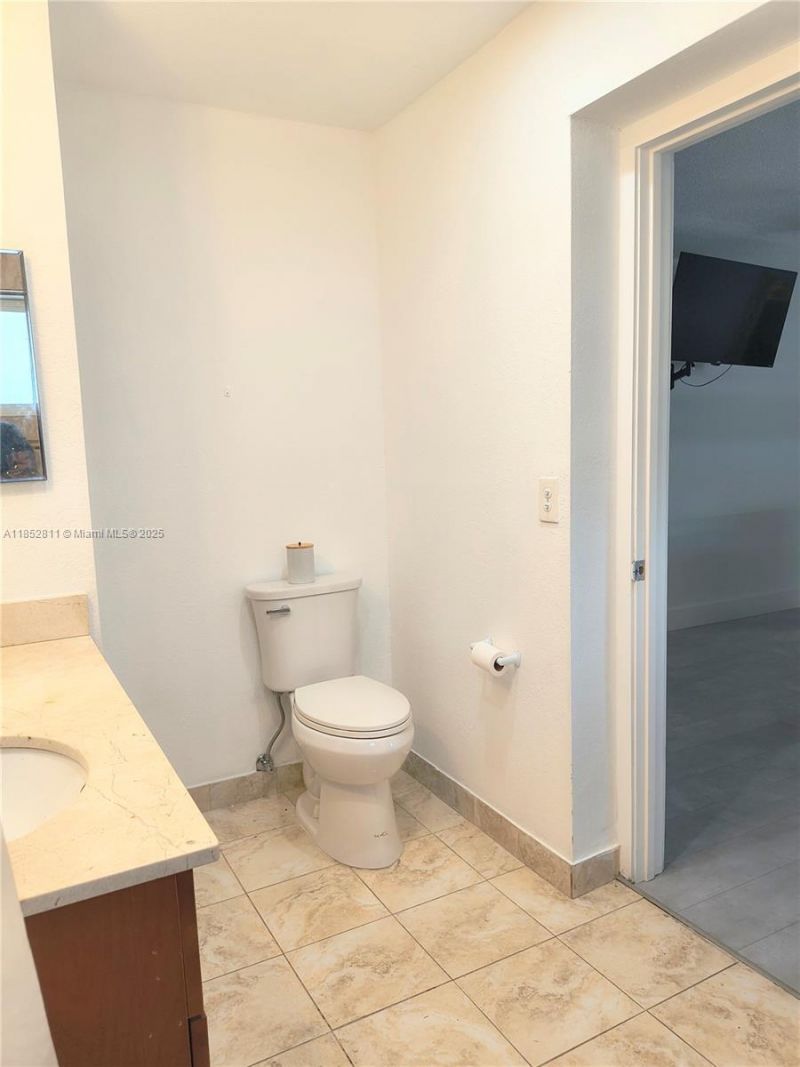 6890 SW 27 Street, Miami, FL 33155 Photo