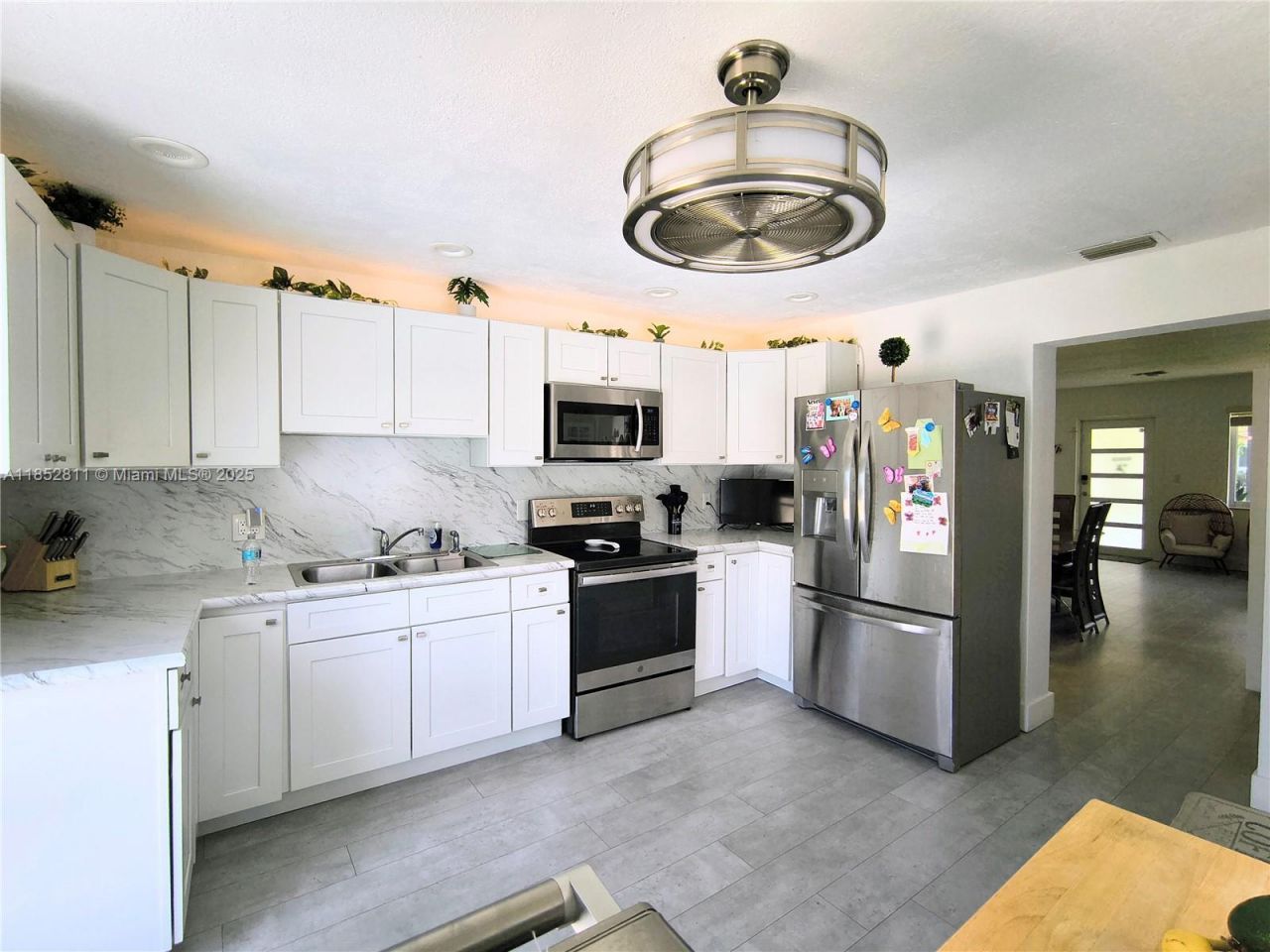 6890 SW 27 Street, Miami, FL 33155 Photo