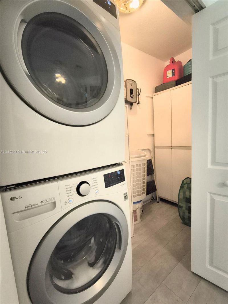 6890 SW 27 Street, Miami, FL 33155 Photo