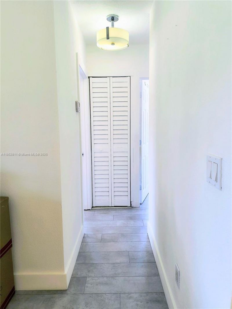 6890 SW 27 Street, Miami, FL 33155 Photo