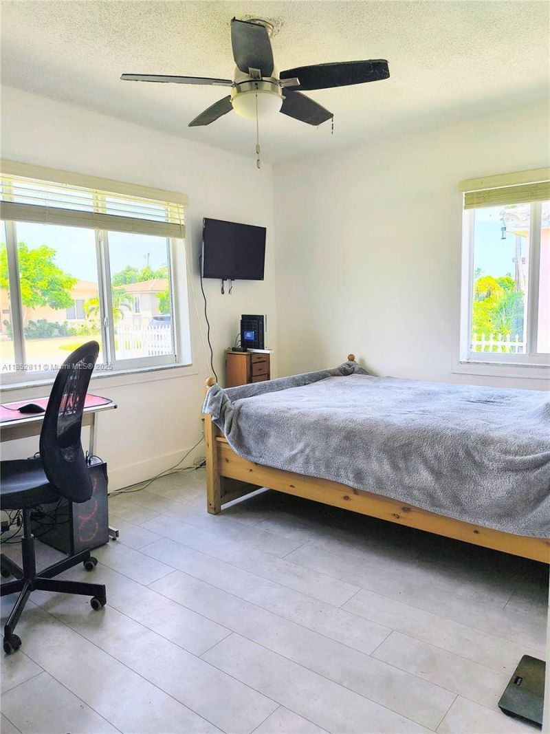 6890 SW 27 Street, Miami, FL 33155 Photo