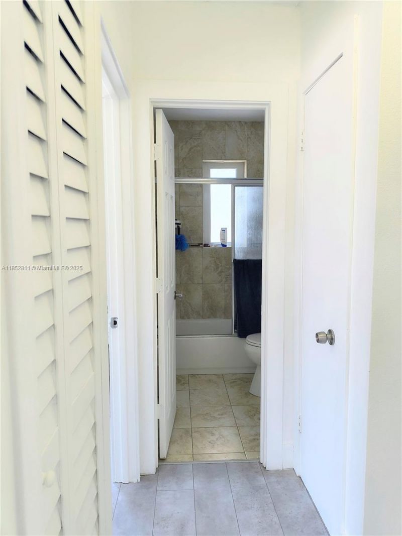 6890 SW 27 Street, Miami, FL 33155 Photo