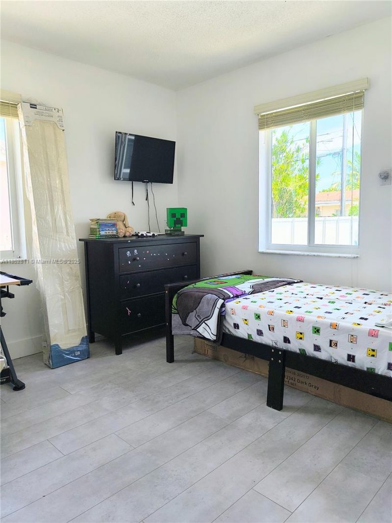 6890 SW 27 Street, Miami, FL 33155 Photo