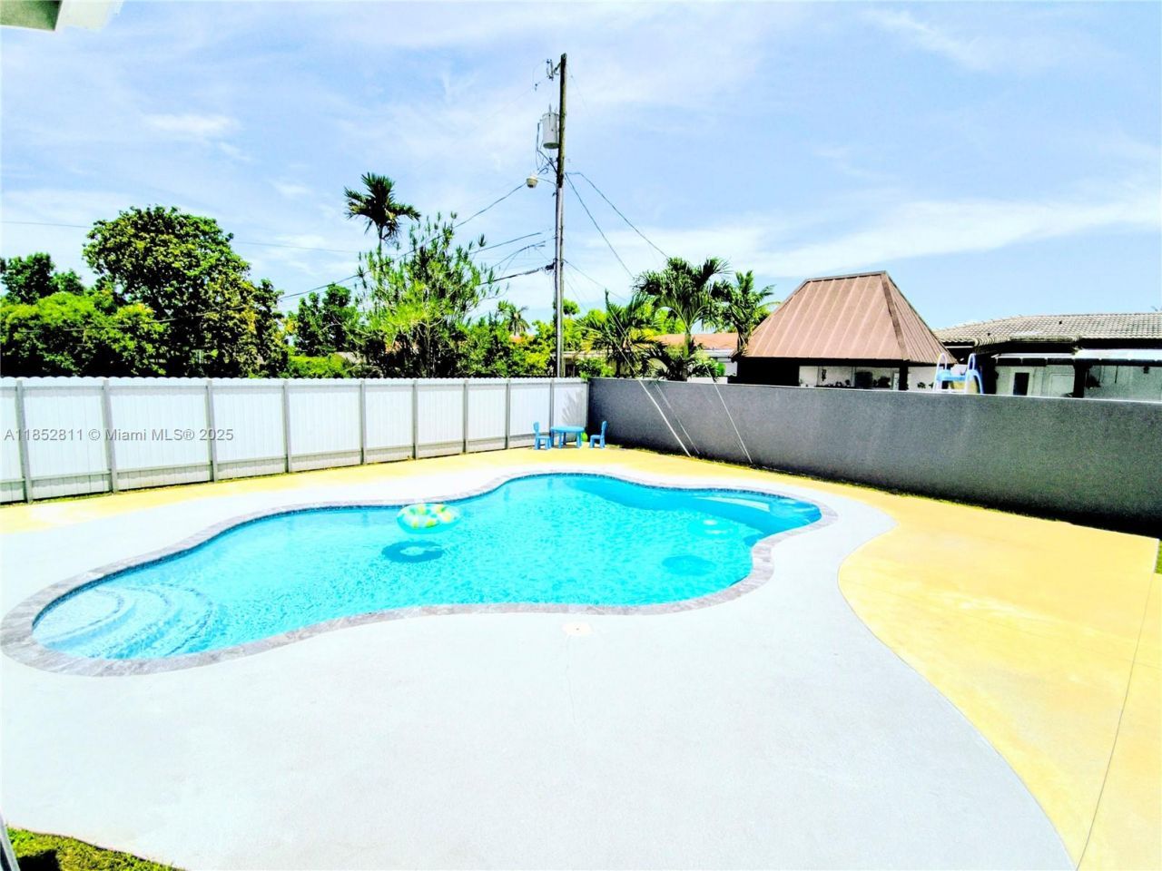 6890 SW 27 Street, Miami, FL 33155 Photo