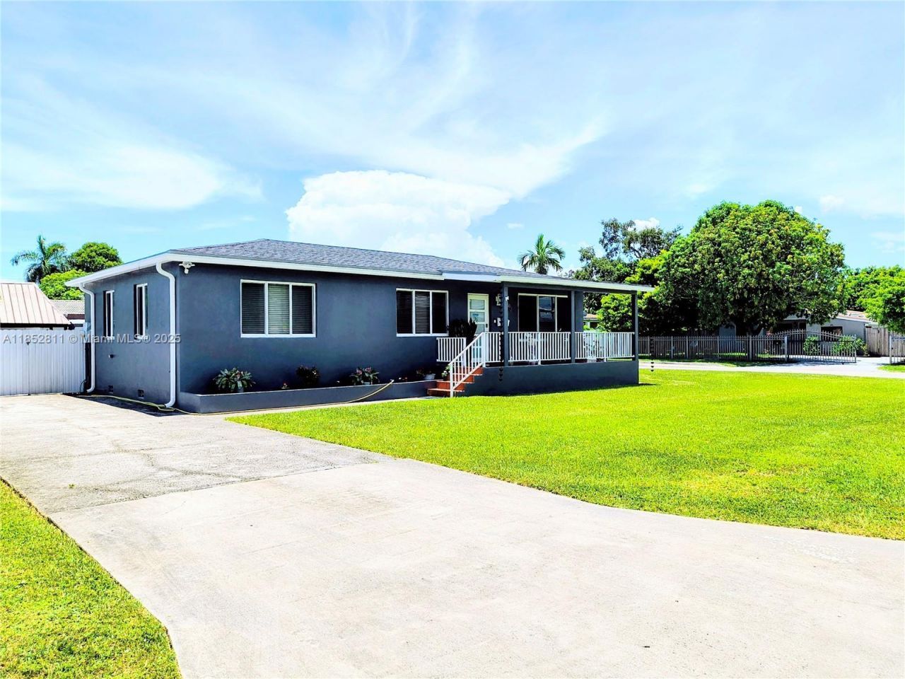 6890 SW 27 Street, Miami, FL 33155 Photo