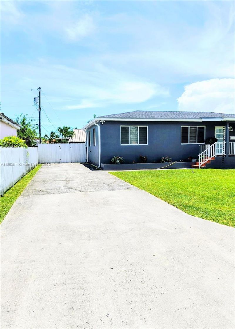 6890 SW 27 Street, Miami, FL 33155 Photo