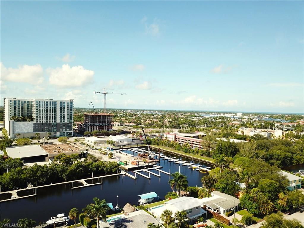 2047 Harbor Ln, Naples, FL 34104 Photo