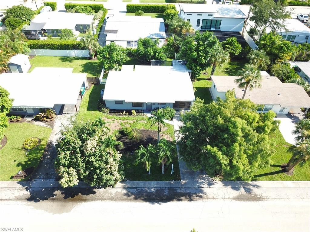 2047 Harbor Ln, Naples, FL 34104 Photo