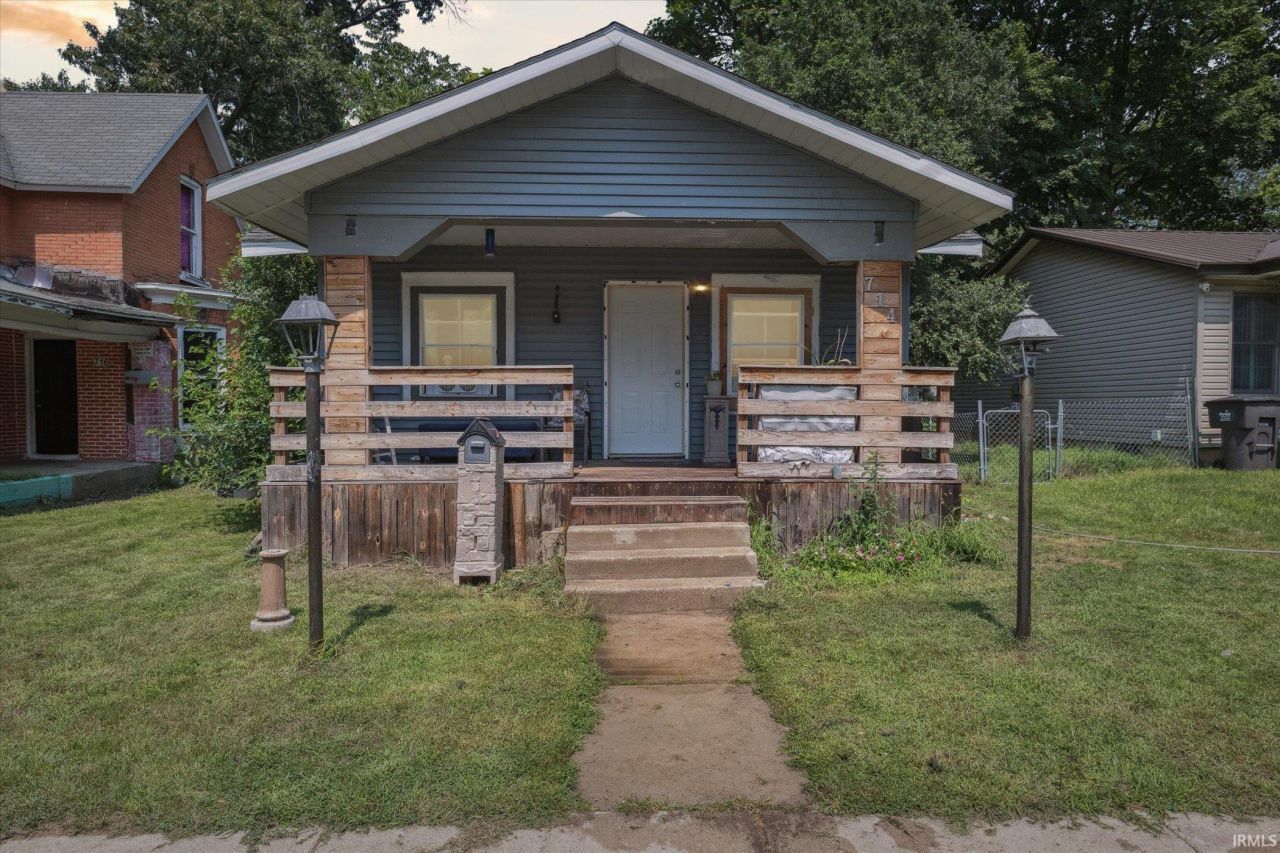 714 W Blaine Avenue, Elkhart, IN 46516 Main Photo