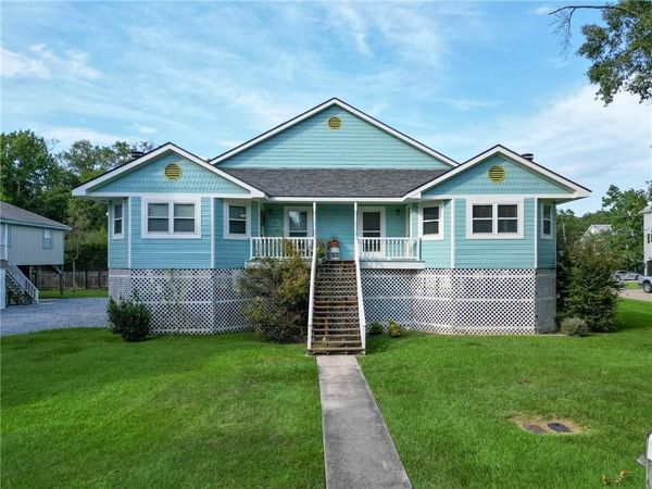 1801 CLAIBORNE Street, Mandeville, LA 70448