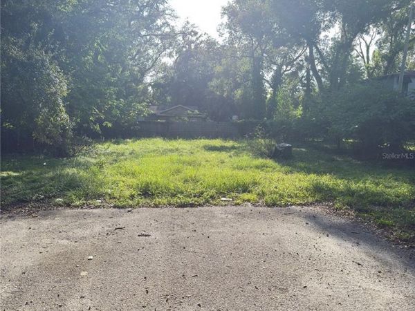 10122 N 11TH STREET, TAMPA, FL 33612