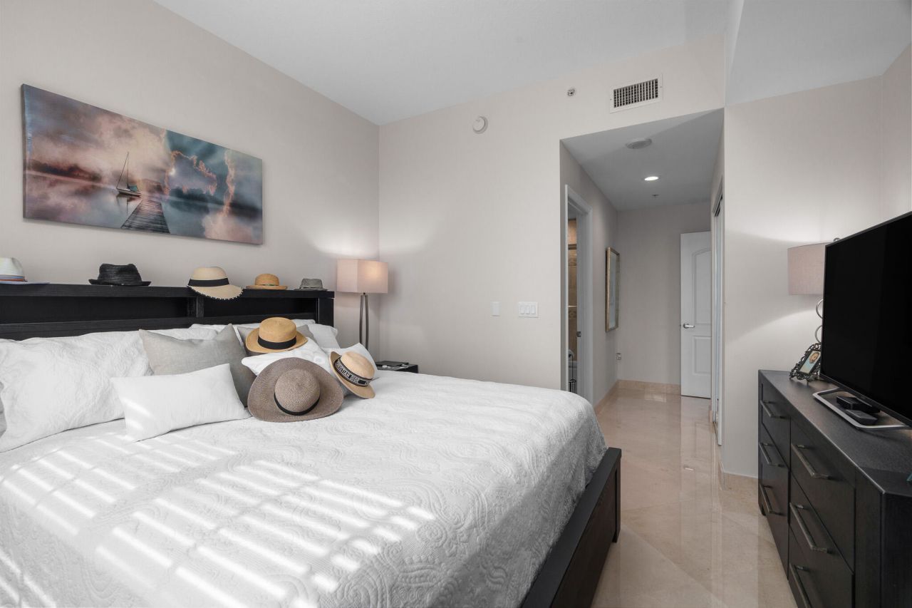 801 S Olive 1011 Avenue, Unit 1011, West Palm Beach, FL 33401 Photo