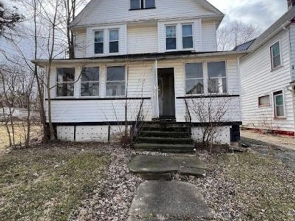 9618 Raymond Avenue, Cleveland, OH 44104