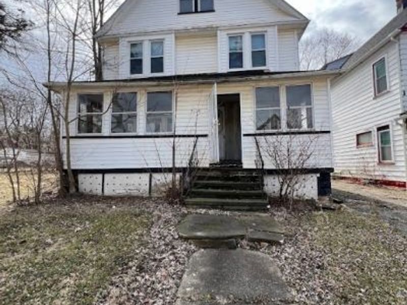 9618 Raymond Avenue, Cleveland, OH 44104 Photo 1