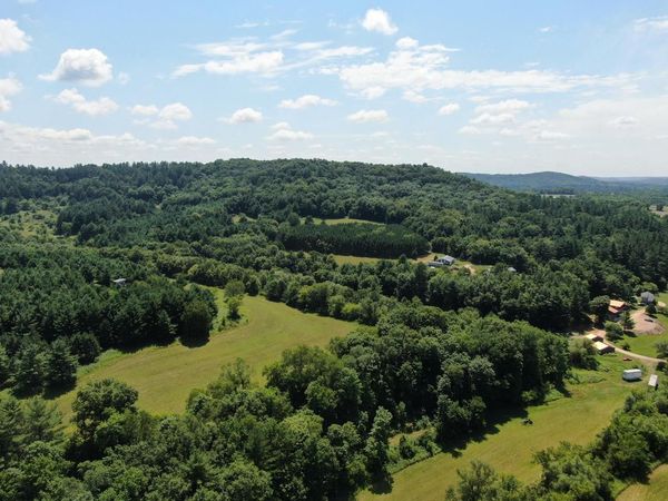 000 DRAKE LANE, Cazenovia, WI 53924