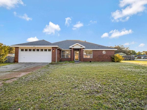 1675 Winding Shore Dr, Gulf Breeze, FL 32563