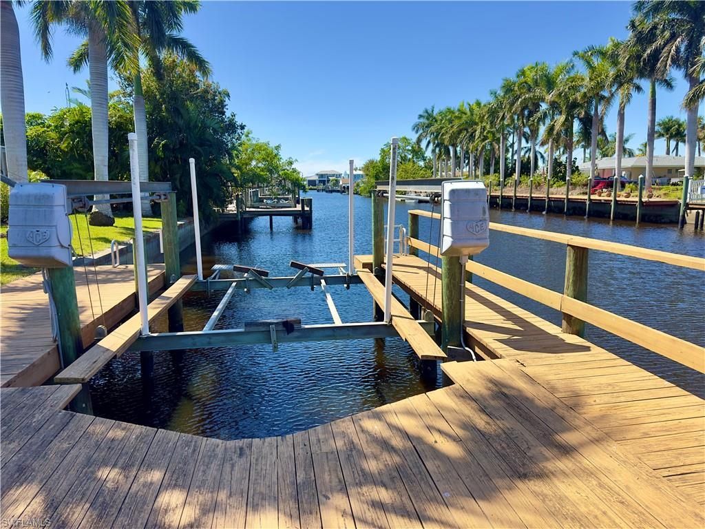 2215 Channel Way, North Fort Myers, FL 33917 Photo