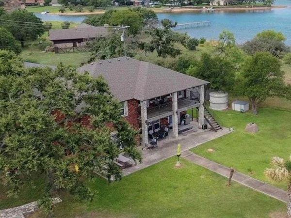 210 Lariat Lane, Burnet, TX 78611